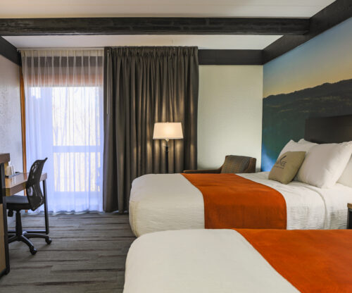 Interior of a queen room at Shawnee Park Lodge