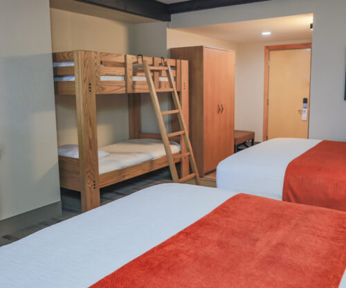 A bunk bed within a double queen room at Shawnee State Park Lodge